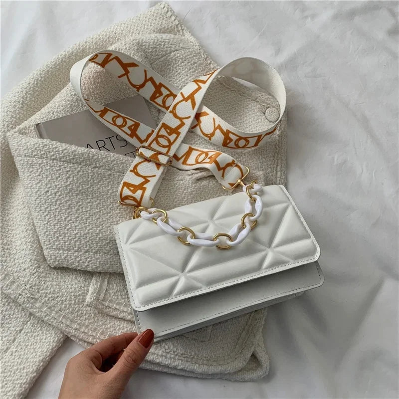 2026 New WOMEN'S Bags Korean Version of the Lingge Chain Shoulder Bag Solid Color Messenger Small Square Bag