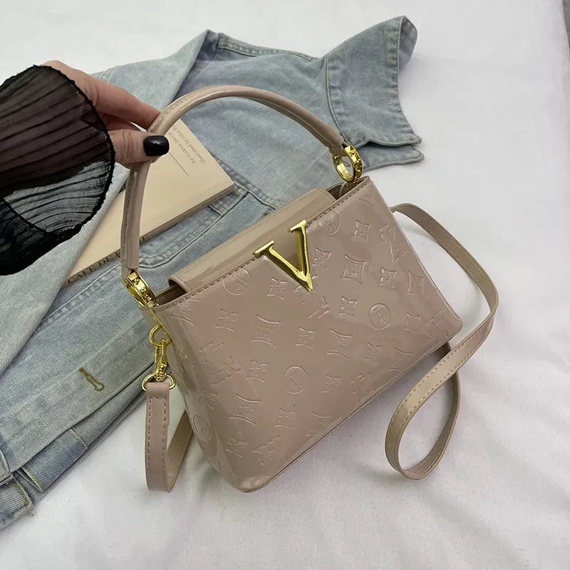 2025 Designer Hottest Shell Fashion Versatile Glossy High Quality Women Shoulder Crossbody Bag Available in Red Black and More
