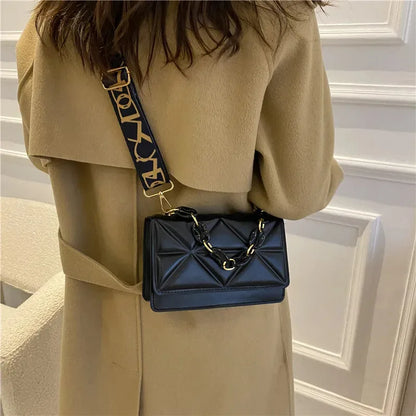 2026 New WOMEN'S Bags Korean Version of the Lingge Chain Shoulder Bag Solid Color Messenger Small Square Bag