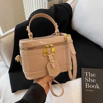 2025 Designer Hottest Shell Fashion Versatile Glossy High Quality Women Shoulder Crossbody Bag Available in Red Black and More