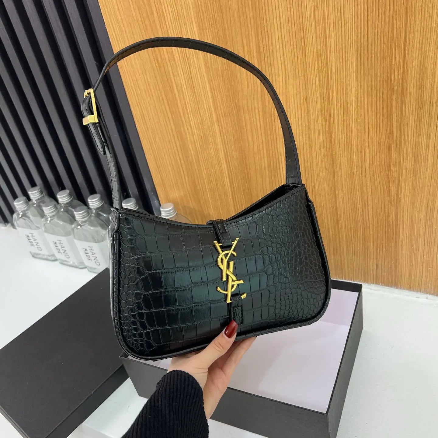Wholesale Women's Shoulder Bags Crossbody Bags Designer Bags Envelope Clutches Chain-Strap Bags Mini Purses Underarm Bags