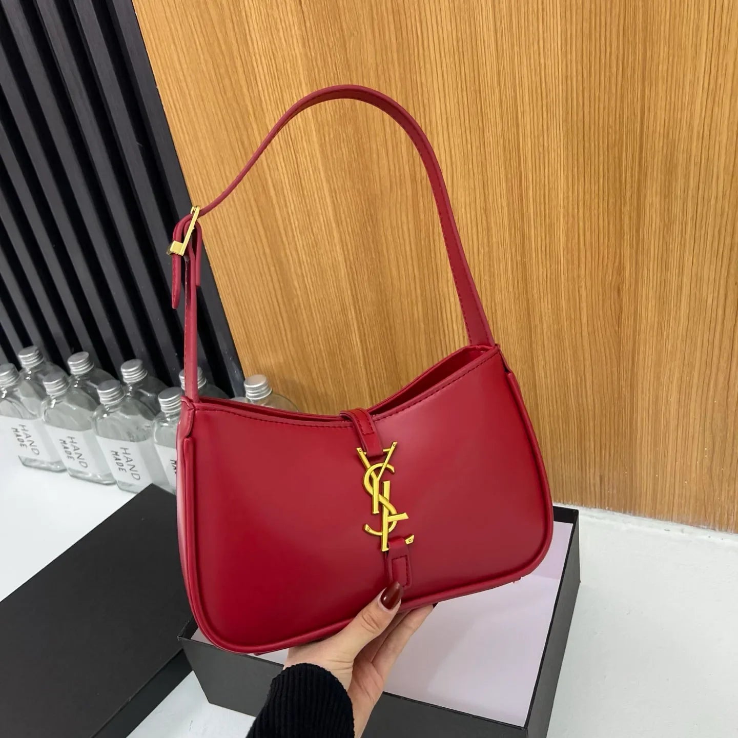 Wholesale Women's Shoulder Bags Crossbody Bags Designer Bags Envelope Clutches Chain-Strap Bags Mini Purses Underarm Bags