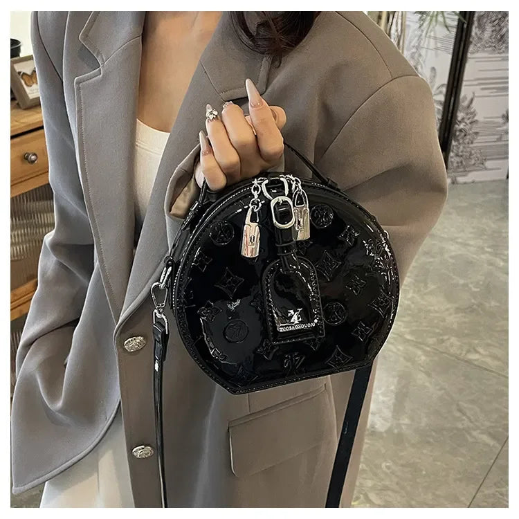 2025 Designer Hottest Shell Fashion Versatile Glossy High Quality Women Shoulder Crossbody Bag Available in Red Black and More