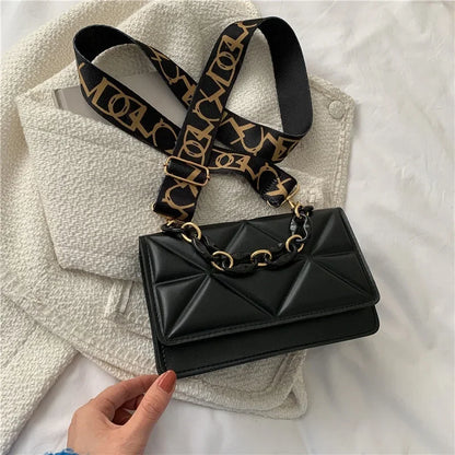 2026 New WOMEN'S Bags Korean Version of the Lingge Chain Shoulder Bag Solid Color Messenger Small Square Bag