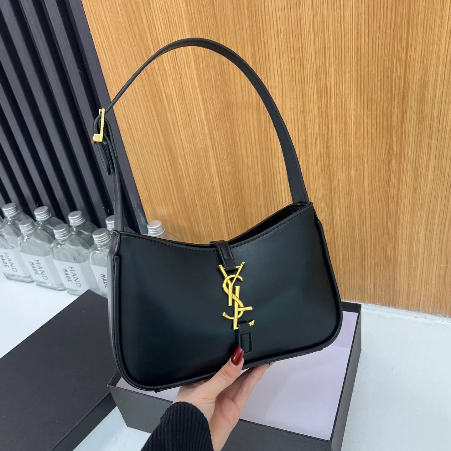 Wholesale Women's Shoulder Bags Crossbody Bags Designer Bags Envelope Clutches Chain-Strap Bags Mini Purses Underarm Bags
