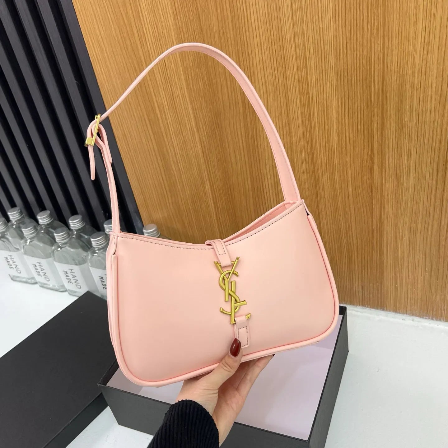 Wholesale Women's Shoulder Bags Crossbody Bags Designer Bags Envelope Clutches Chain-Strap Bags Mini Purses Underarm Bags
