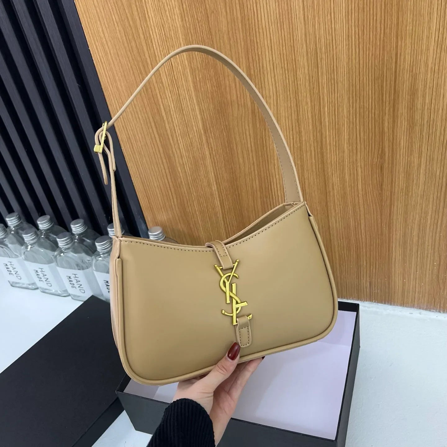 Wholesale Women's Shoulder Bags Crossbody Bags Designer Bags Envelope Clutches Chain-Strap Bags Mini Purses Underarm Bags