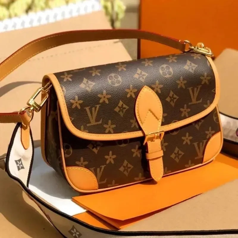 Top Designer Handbag Shoulder Chain Bag Clutch Fap Totes Bags Waet Check Veour Thread C Purse Doube Letters Soid Hasp Waist Square