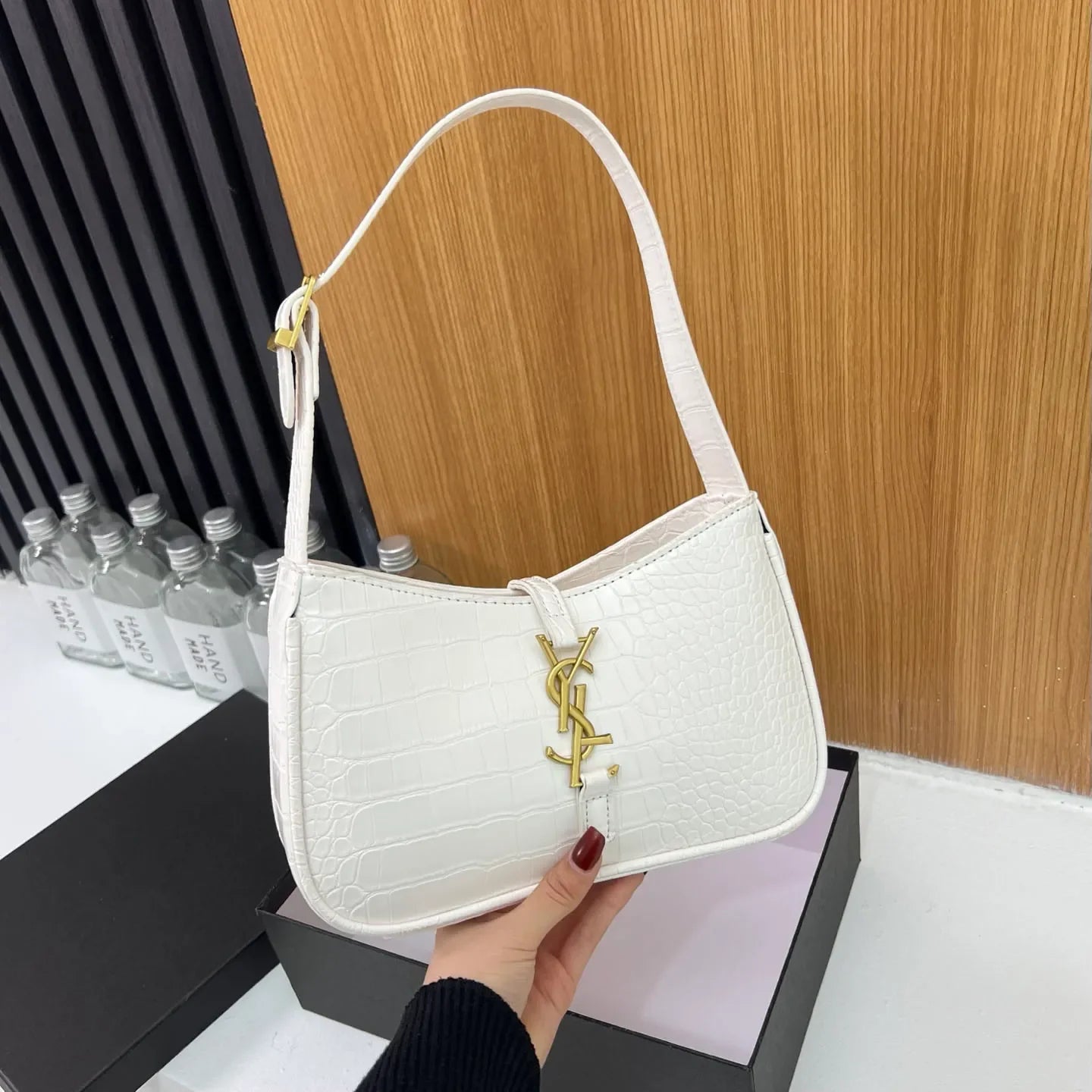Wholesale Women's Shoulder Bags Crossbody Bags Designer Bags Envelope Clutches Chain-Strap Bags Mini Purses Underarm Bags